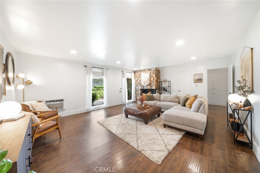 303 N Acacia Avenue A, Fullerton CA 92831 - photo 5