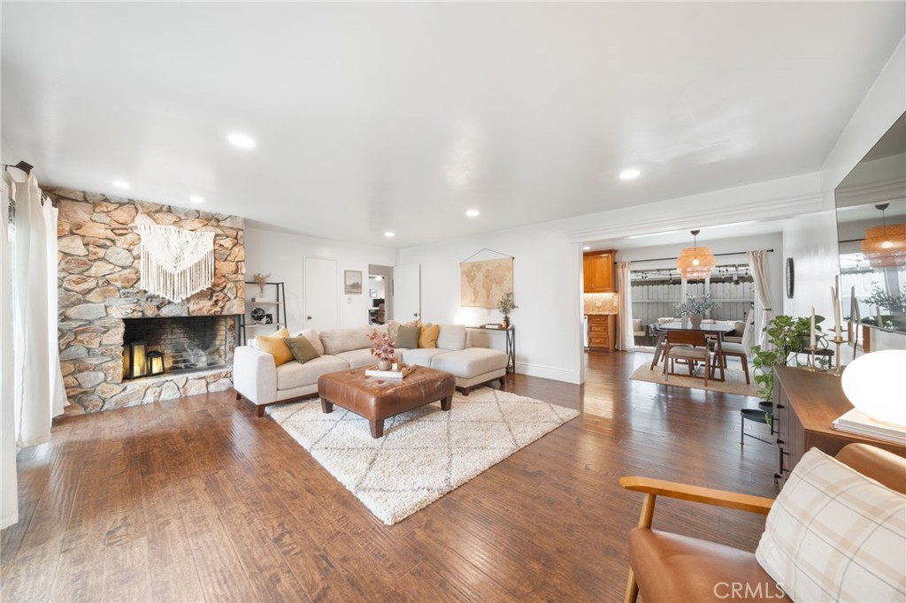 Large Family Room - 303 N Acacia Avenue A, Fullerton CA 92831 - photo 6
