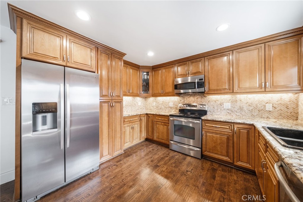 Large Kitchen - 303 N Acacia Avenue A, Fullerton CA 92831 - photo 10