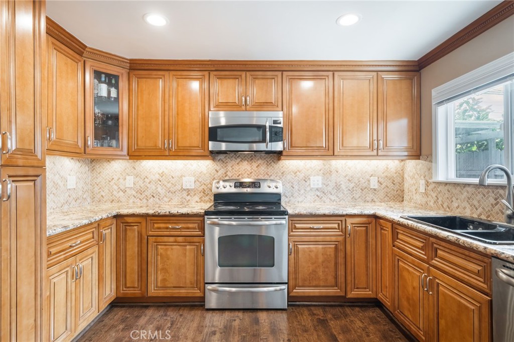303 N Acacia Avenue A, Fullerton CA 92831 - photo 11