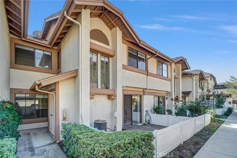 3054 Colt Way 209, Fullerton, CA 92833