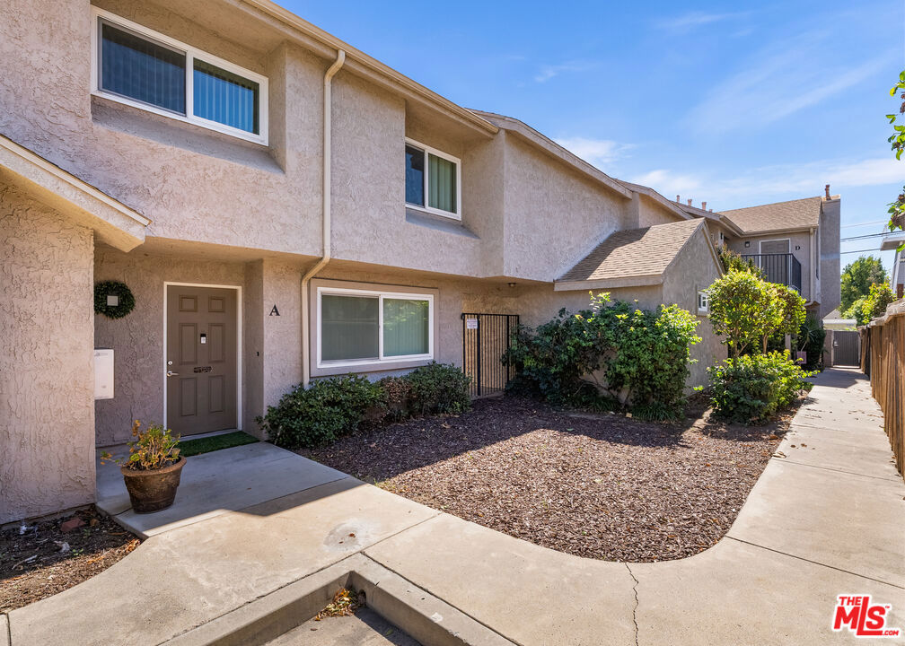 318 E Wilshire Avenue, Fullerton CA 92832 - photo 4