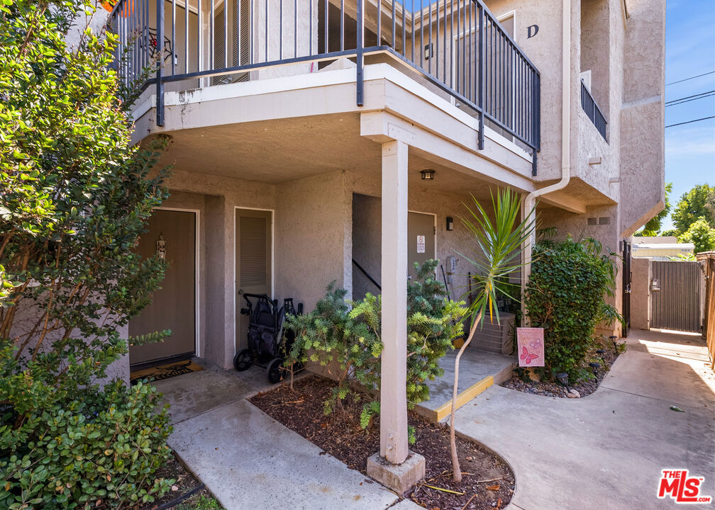 318 E Wilshire Avenue, Fullerton CA 92832 - photo 7