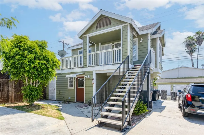 320 W Truslow Avenue D, Fullerton