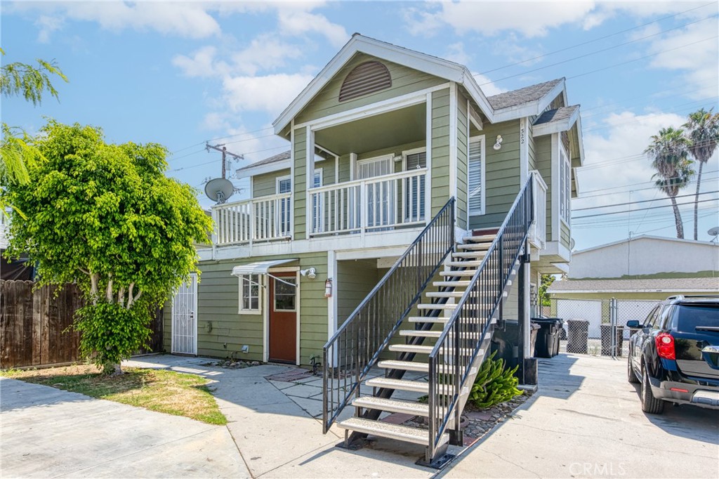 Front Entrance Staorway - 320 W Truslow Avenue D, Fullerton CA 92832 - photo 1
