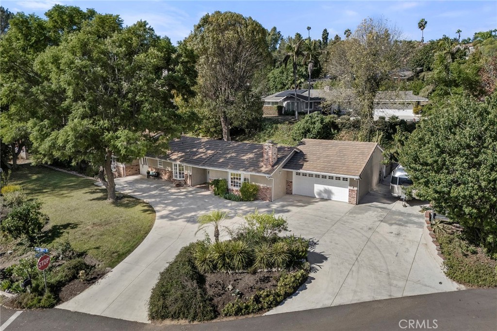 3201 Lakeknoll Drive, Fullerton CA 92835 - photo 2