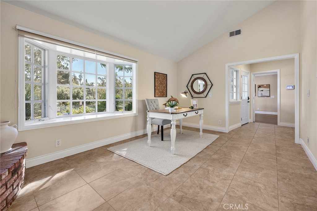 3201 Lakeknoll Drive, Fullerton CA 92835 - photo 16