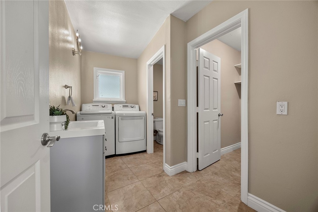 3201 Lakeknoll Drive, Fullerton CA 92835 - photo 21