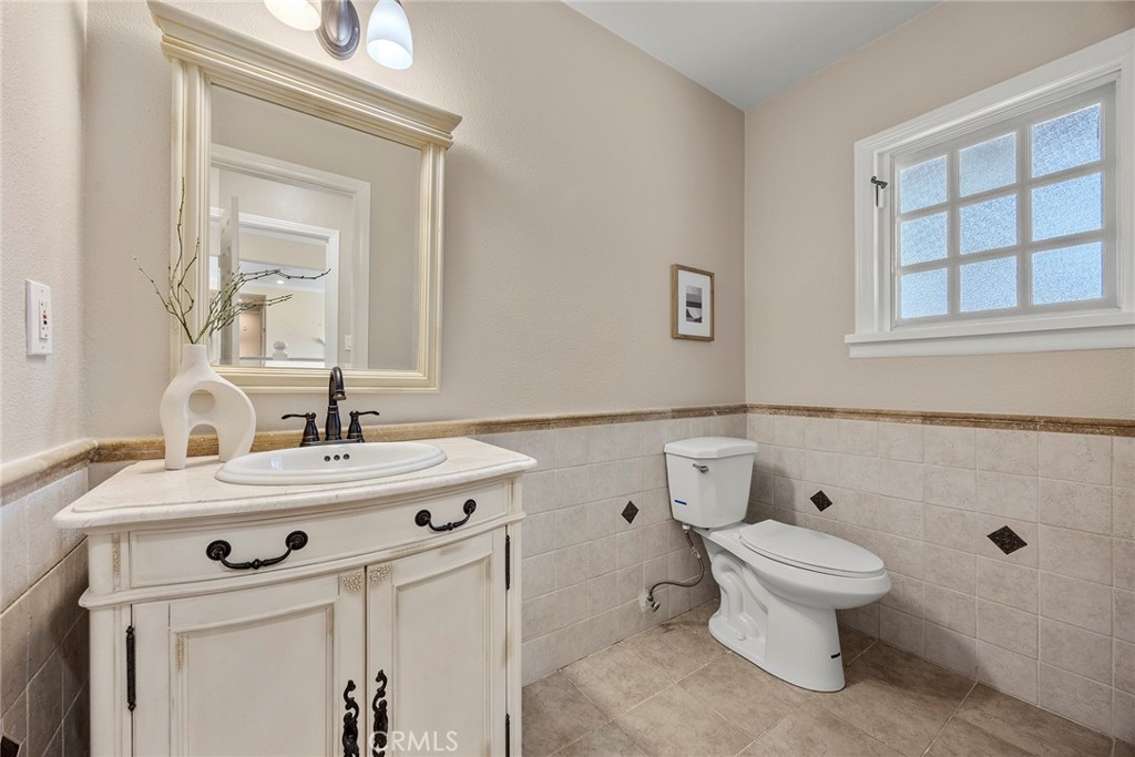 3201 Lakeknoll Drive, Fullerton CA 92835 - photo 29