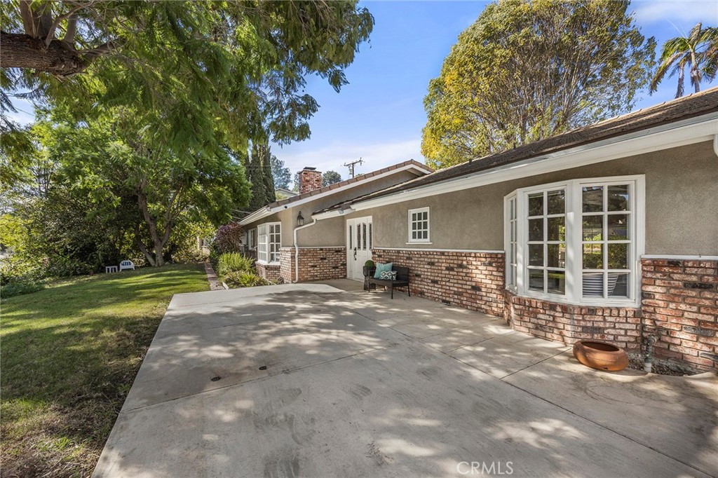 3201 Lakeknoll Drive, Fullerton CA 92835 - photo 35