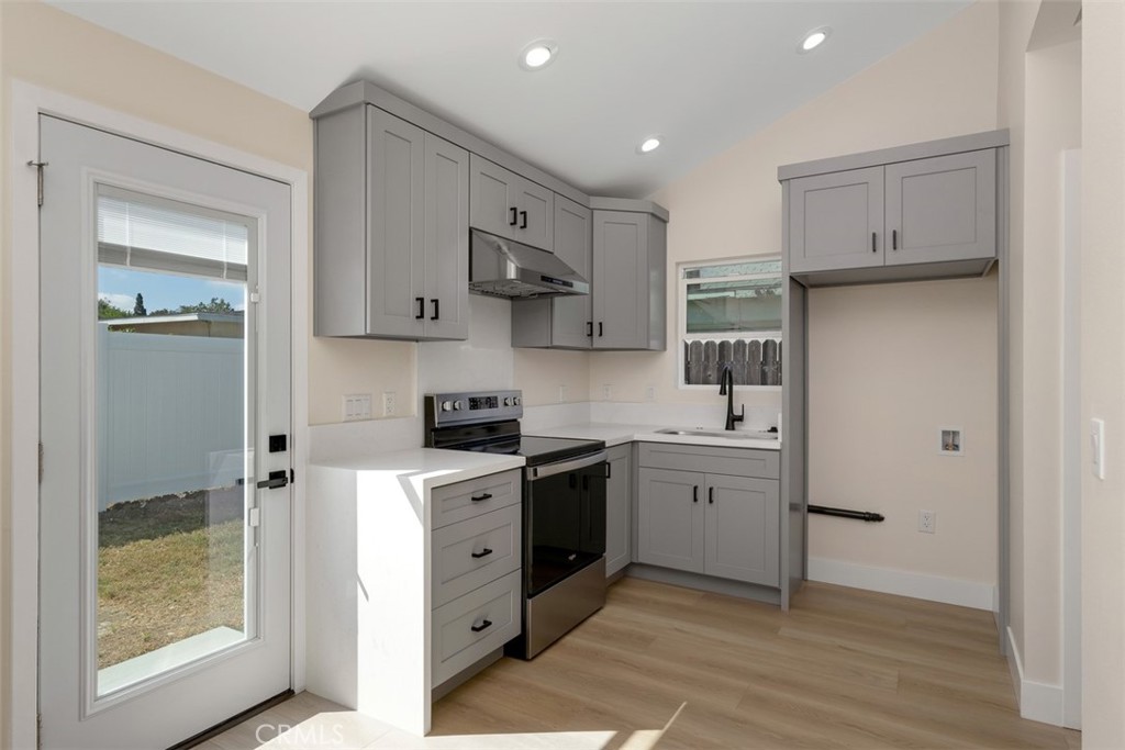 325 N Lee A, Fullerton CA 92833 - photo 8