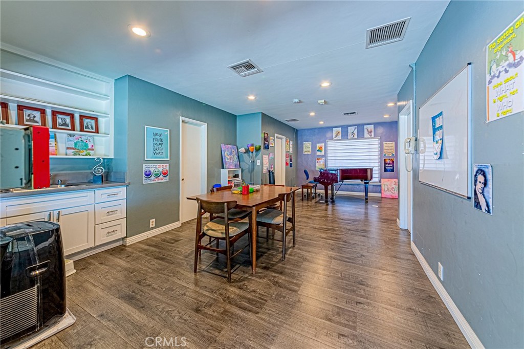 3401 N Harbor, Fullerton CA 92835 - photo 19