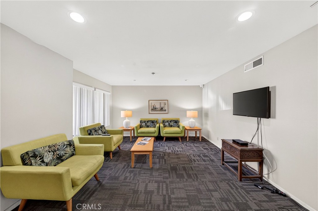 Community Lounge - 351 N Ford Avenue 221, Fullerton CA 92832 - photo 26