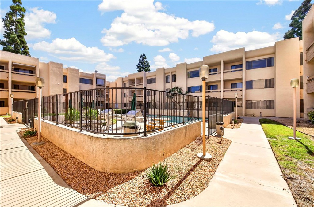 Community Courtyard - 351 N Ford Avenue 221, Fullerton CA 92832 - photo 32