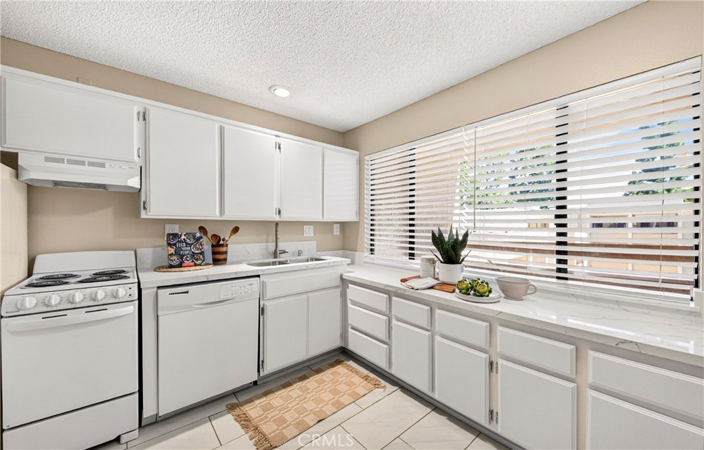 Kitchen with Pool View - 351 N Ford Avenue 326, Fullerton CA 92832 - photo 3