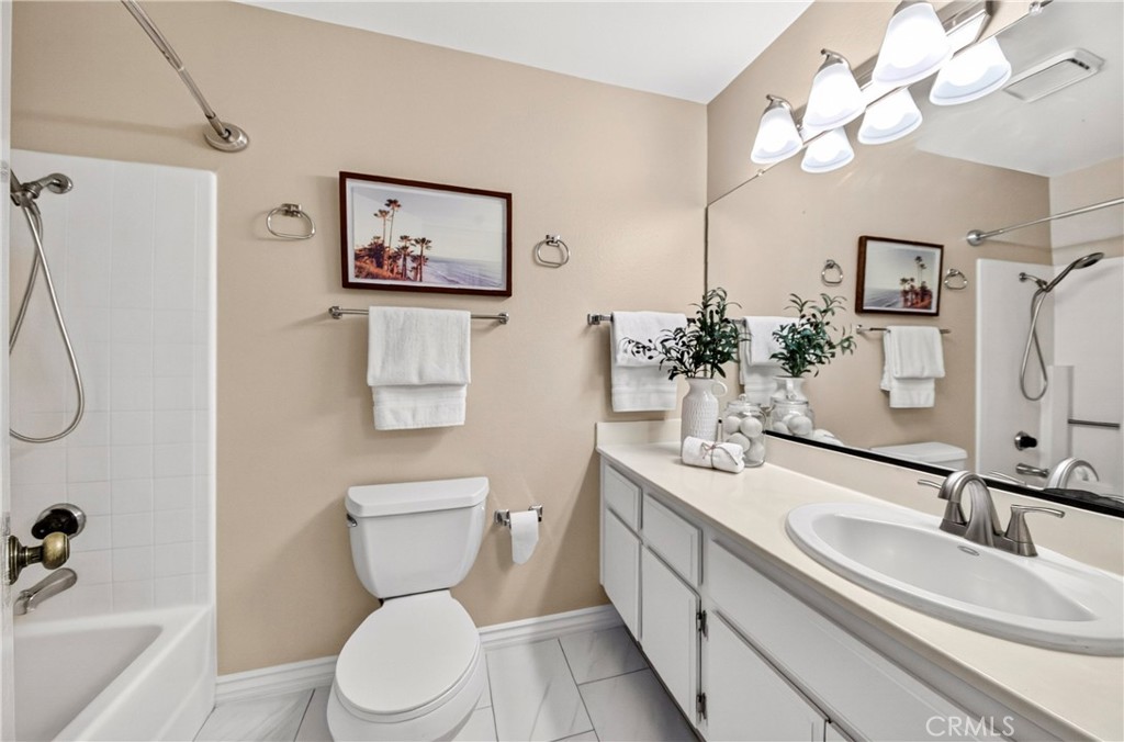 Full Bathroom - 351 N Ford Avenue 326, Fullerton CA 92832 - photo 15