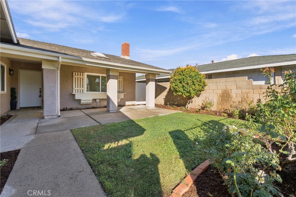 Front Courtyard - 3907 Madonna, Fullerton CA 92835 - photo 2
