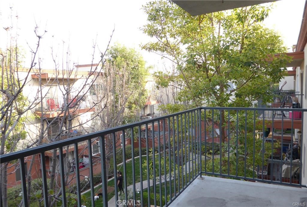 400 N Acacia B35, Fullerton CA 92831 - photo 10