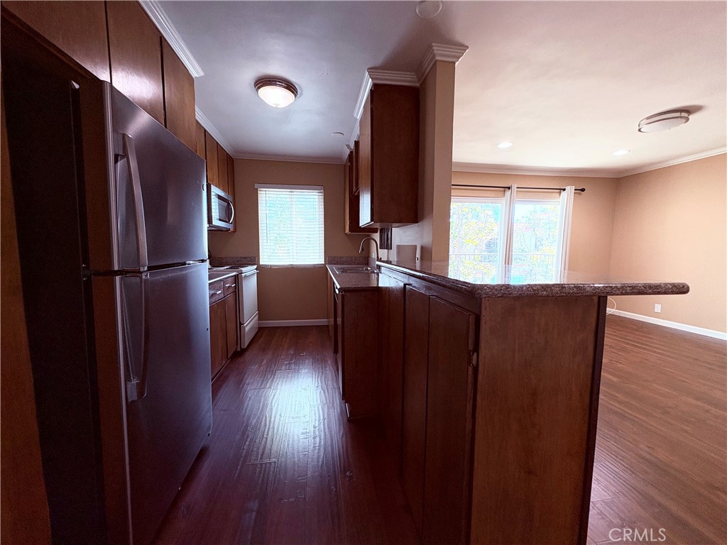 400 N Acacia B35, Fullerton CA 92831 - photo 16