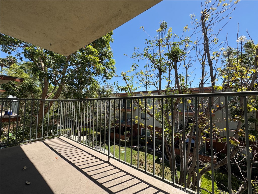 400 N Acacia B35, Fullerton CA 92831 - photo 24