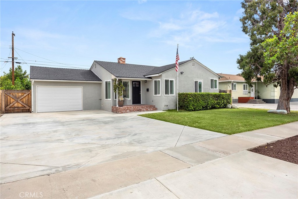 401 W Southgate Avenue, Fullerton CA 92832 - photo 1