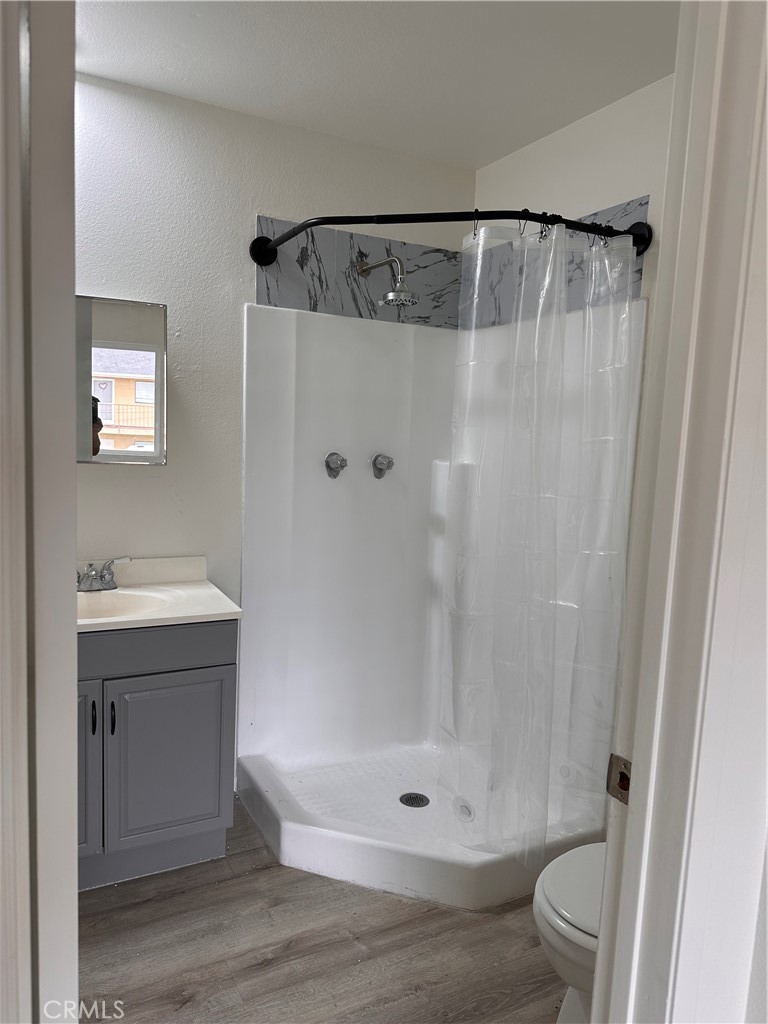 bathroom with shower - 4022 Franklin Avenue 1, Fullerton CA 92833 - photo 11