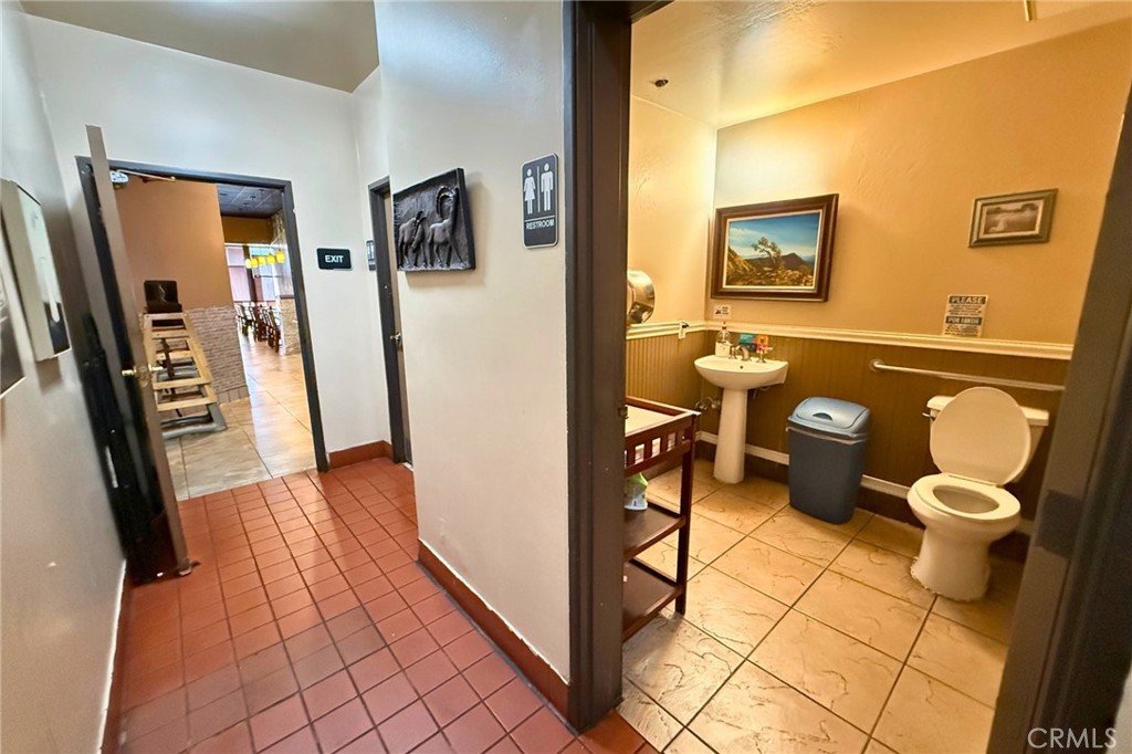 4110 N Harbor Blvd, Fullerton CA 92835 - photo 11