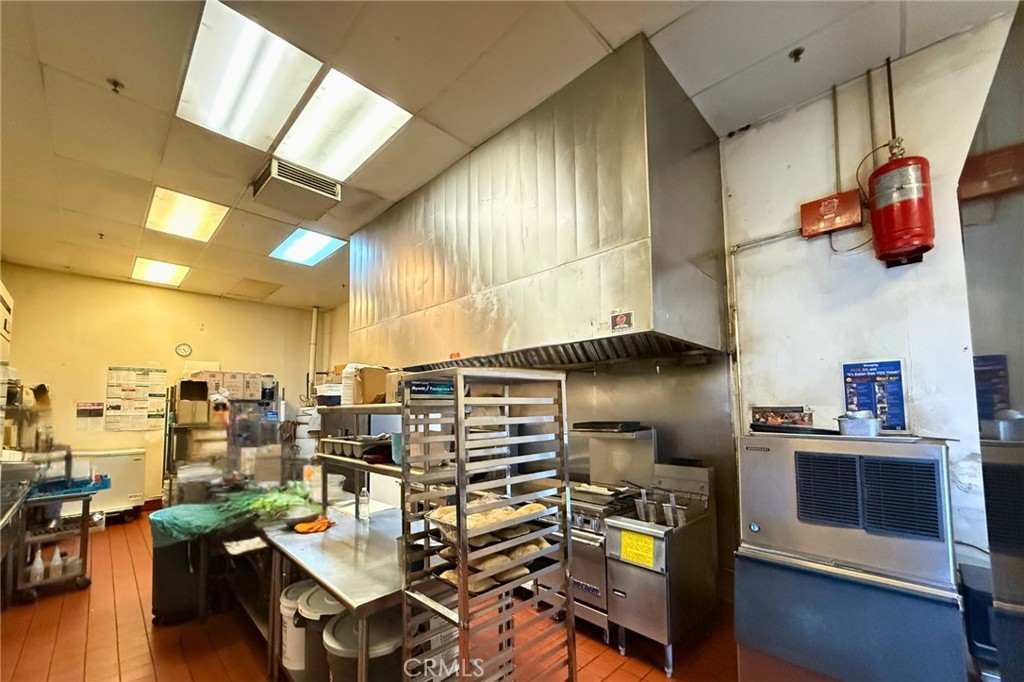 4110 N Harbor Blvd, Fullerton CA 92835 - photo 12