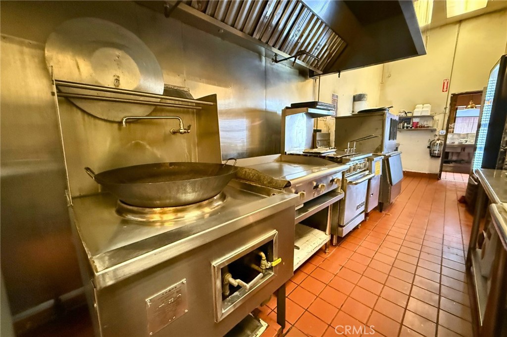 4110 N Harbor Blvd, Fullerton CA 92835 - photo 16