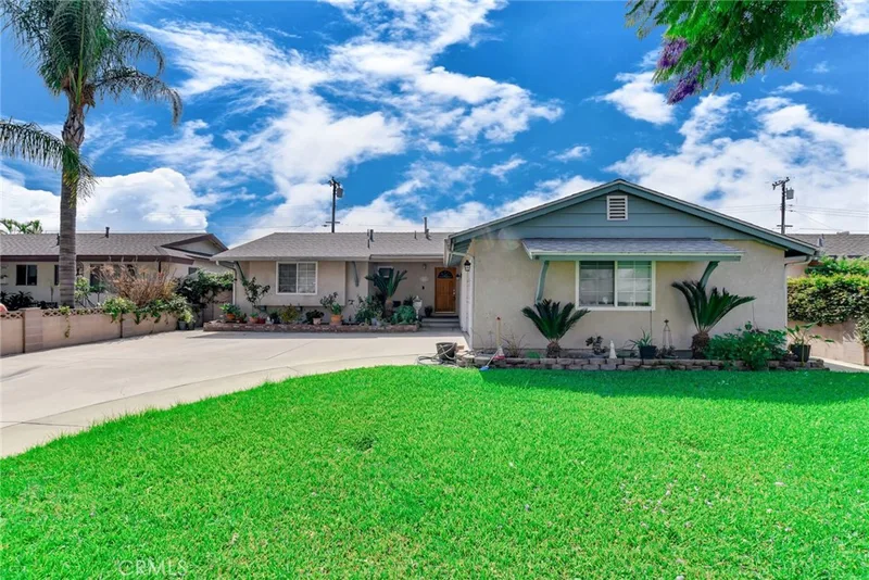 4260 W Flower, Fullerton, CA 92833