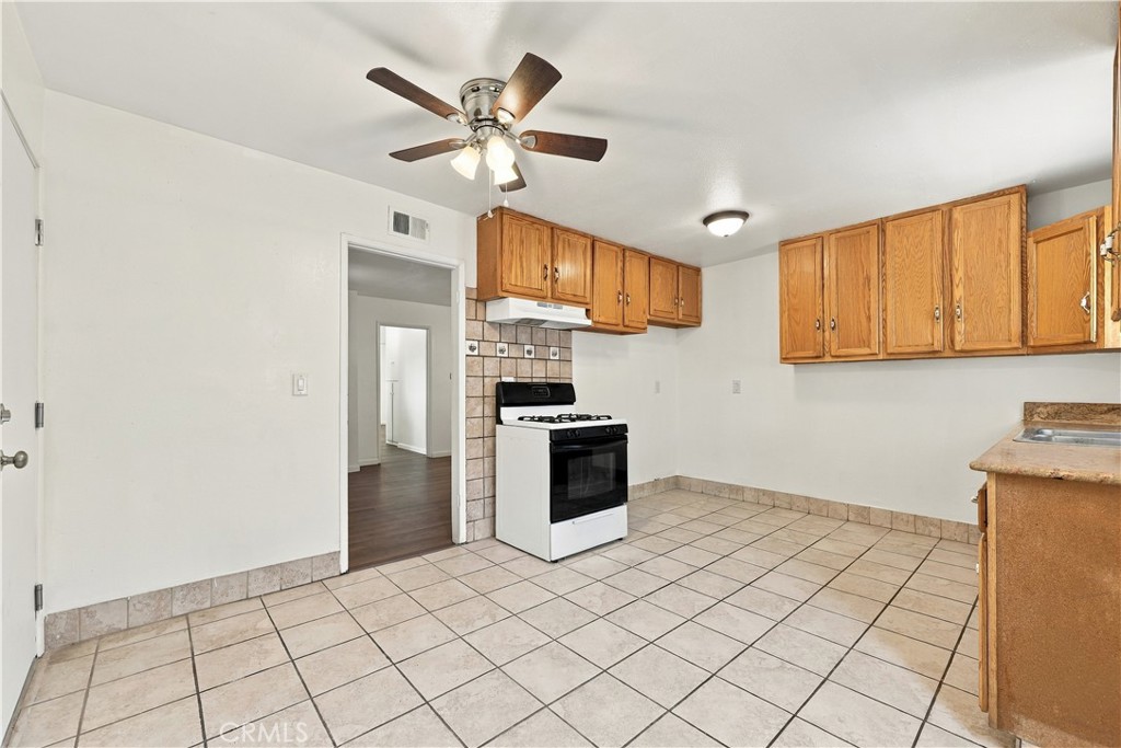 431 E Rosslynn, Fullerton CA 92832 - photo 33