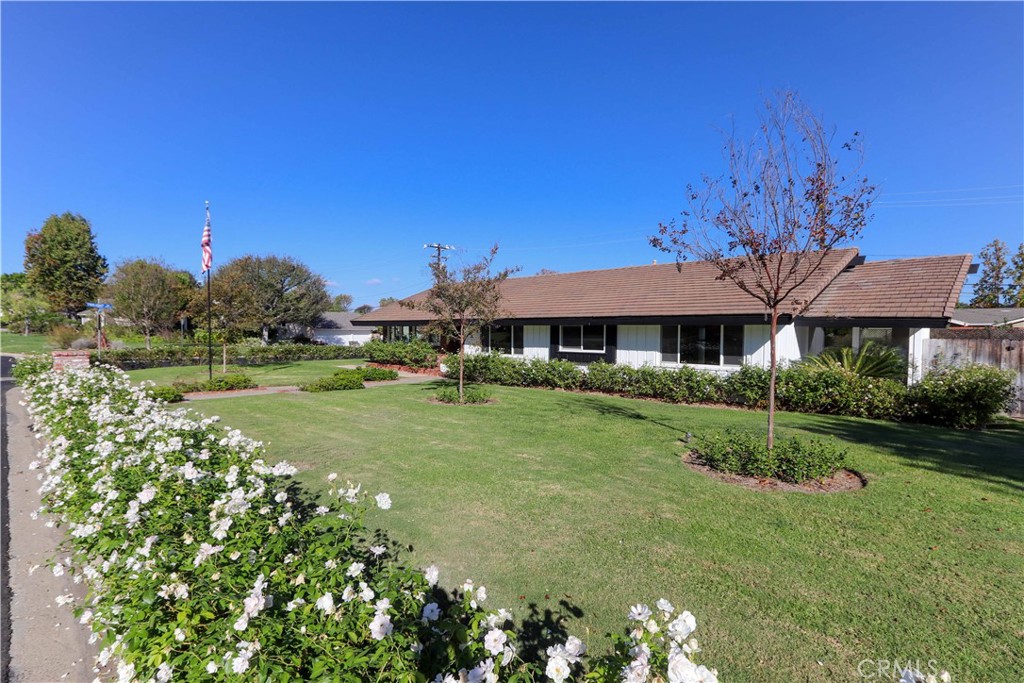 501 E Sunny Hills Road, Fullerton CA 92835 - photo 2