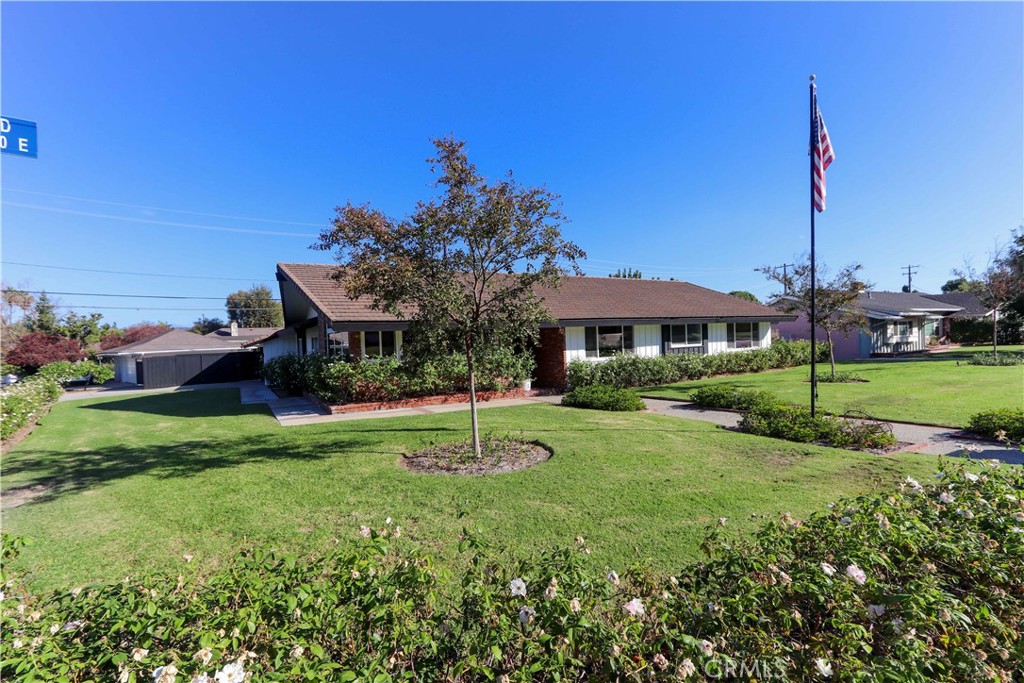 501 E Sunny Hills Road, Fullerton CA 92835 - photo 3