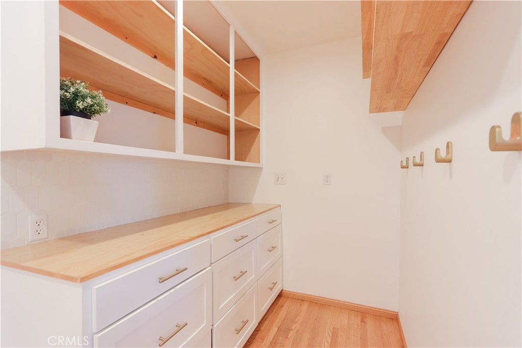 Walk in pantry - 501 E Sunny Hills Road, Fullerton CA 92835 - photo 24