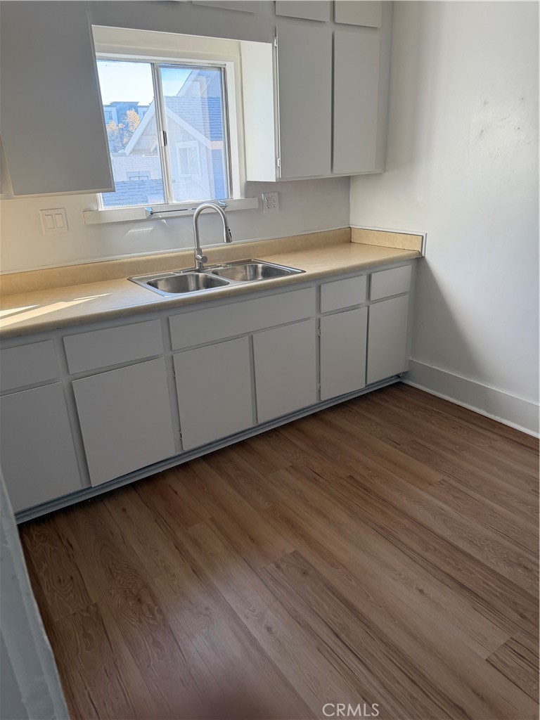521 N Pomona 6, Fullerton CA 92832 - photo 4