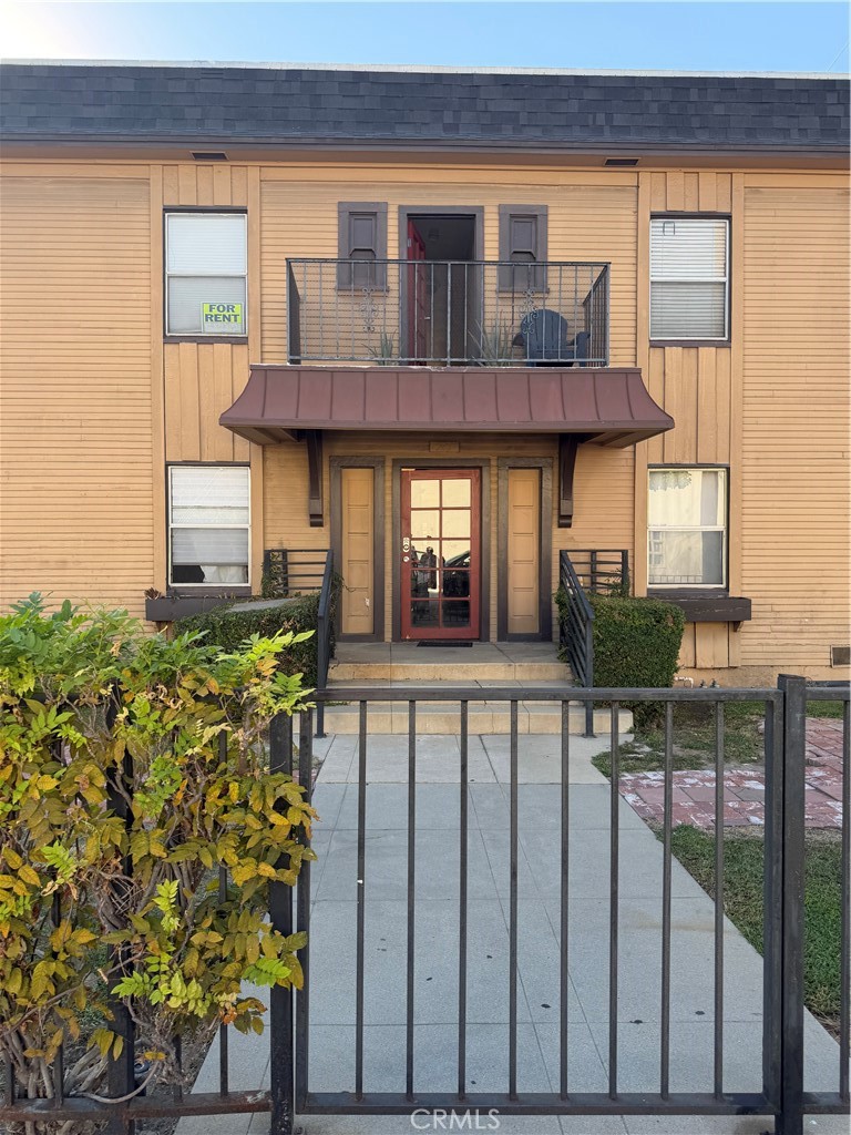 521 N Pomona 6, Fullerton CA 92832 - photo 10