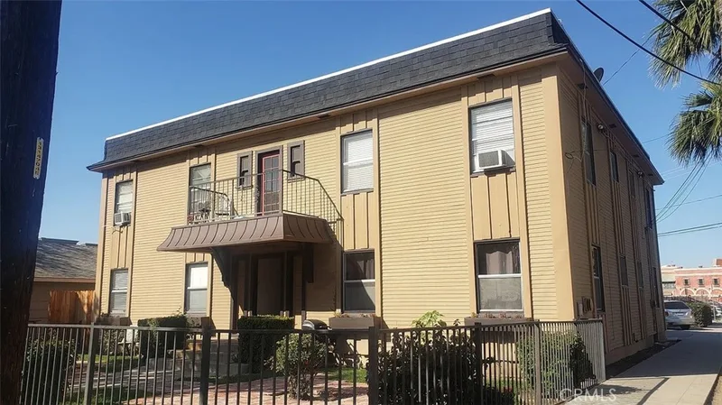 521 Pomona, Fullerton, CA 92832