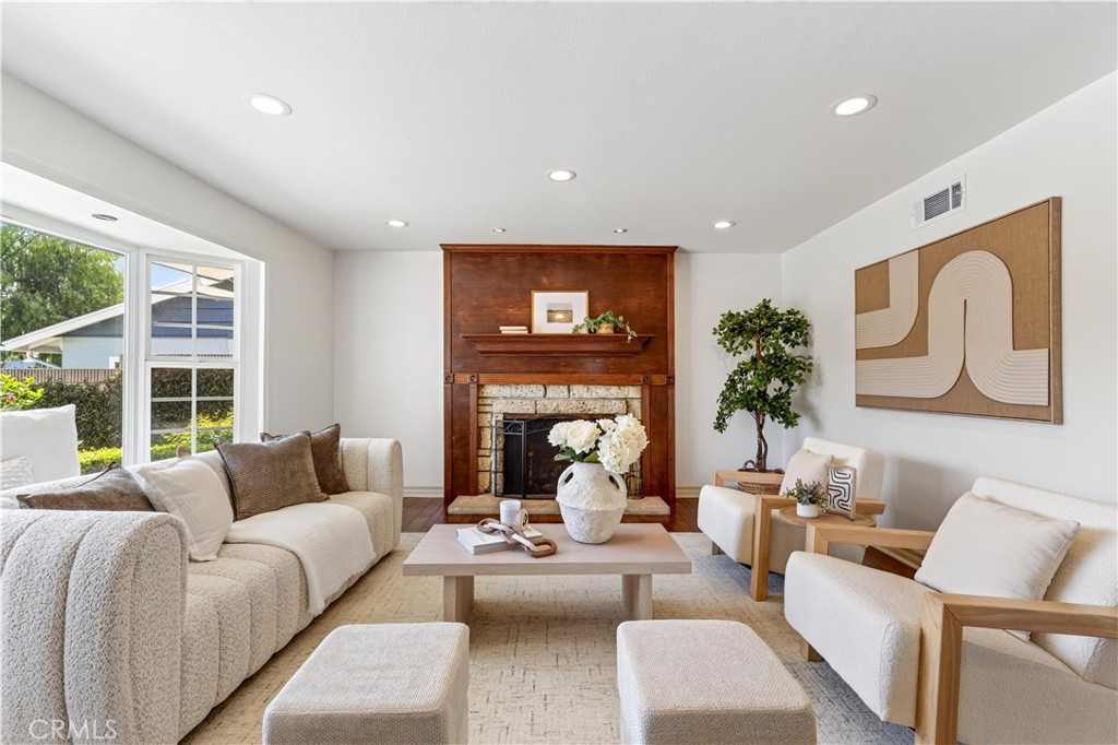 527 N Lincoln Avenue, Fullerton CA 92831 - photo 5