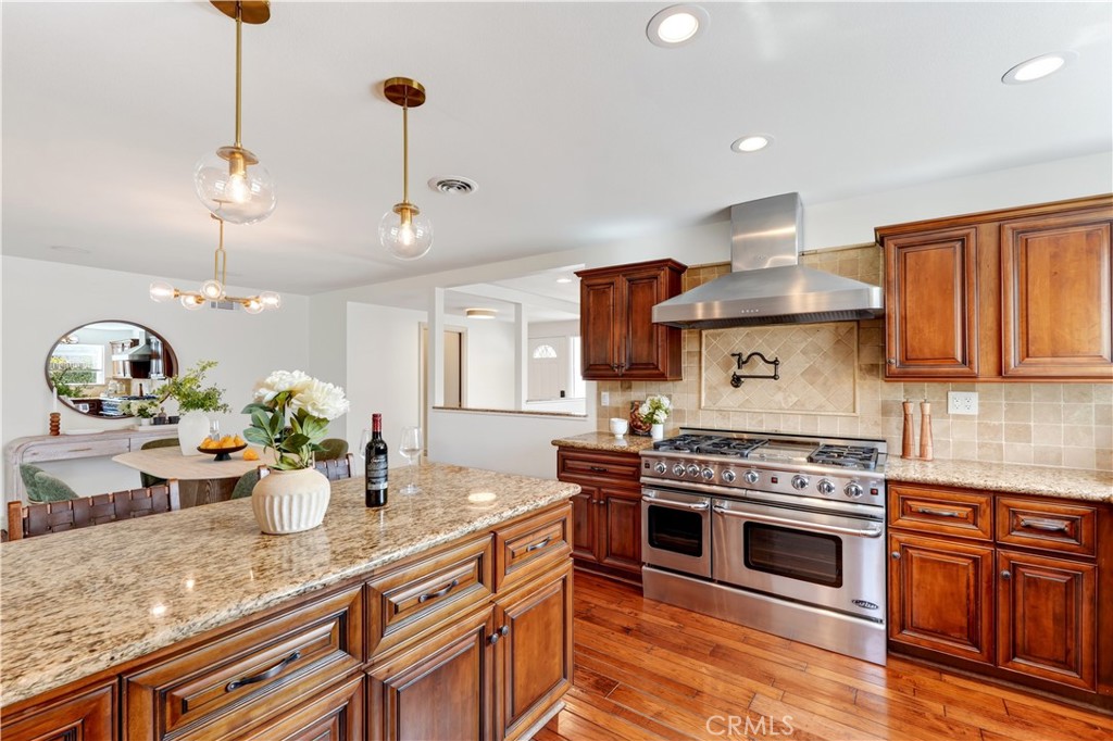 527 N Lincoln Avenue, Fullerton CA 92831 - photo 10