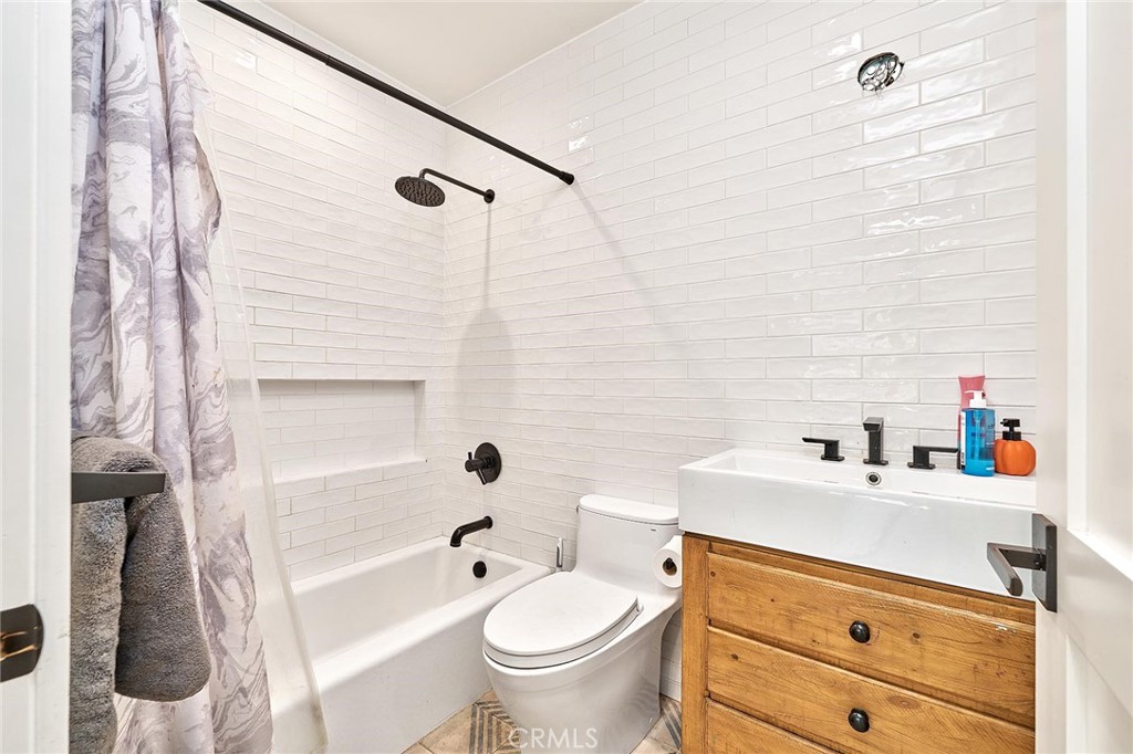 Hallway bathroom - 529 W Whiting, Fullerton CA 92832 - photo 16