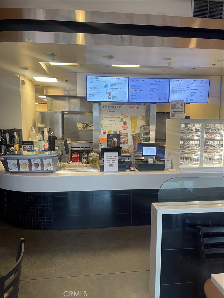 565 N Commonwealth Ave, Fullerton CA 92831 - photo 2