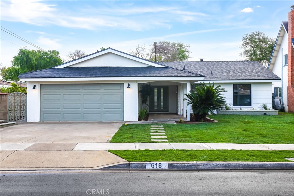 618 N Lincoln Avenue, Fullerton CA 92831 - photo 1