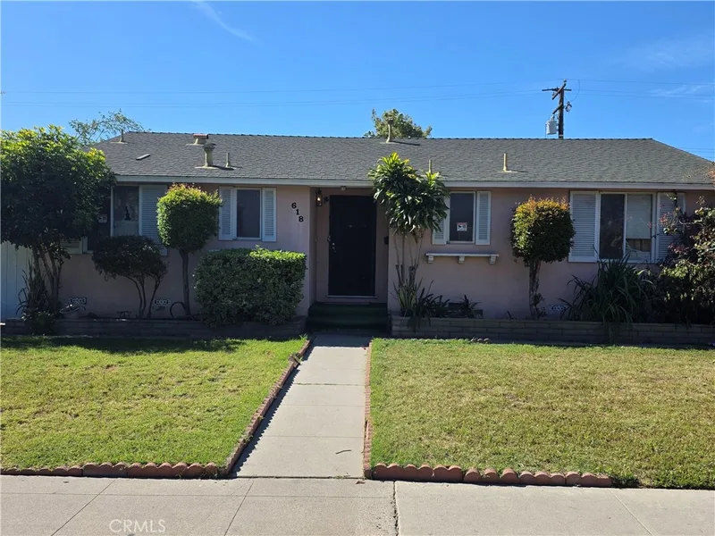 618 W Orangethorpe, Fullerton, CA 92832