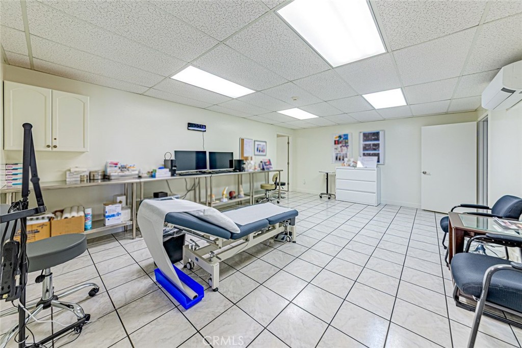 Treatment room - 626 W Commonwealth Avenue, Fullerton CA 92832 - photo 14