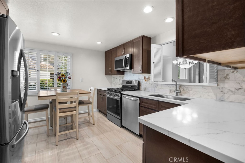 630 Brookline, Fullerton CA 92835 - photo 9