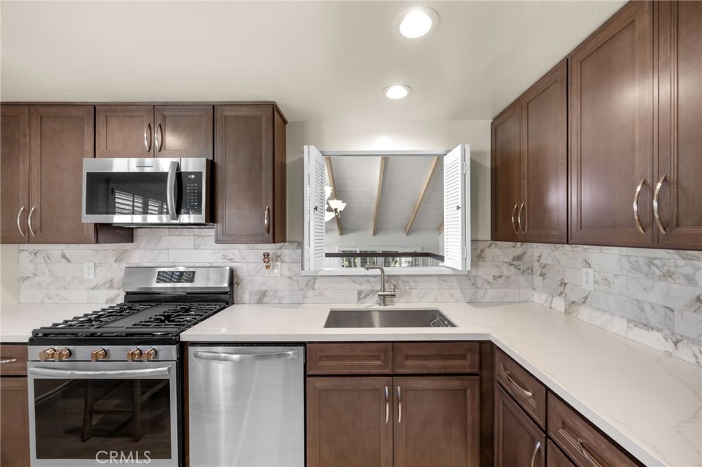 630 Brookline, Fullerton CA 92835 - photo 10