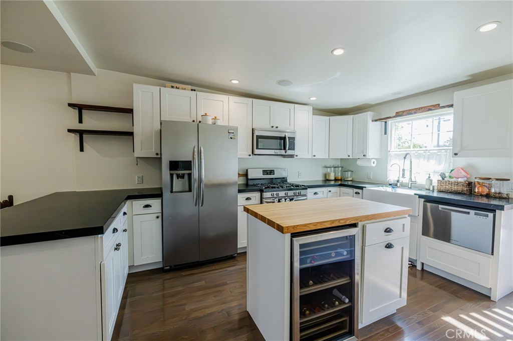Kitchen - 630 W Wilshire, Fullerton CA 92832 - photo 4