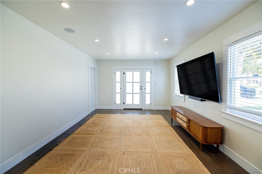 Living room - 630 W Wilshire, Fullerton CA 92832 - photo 11