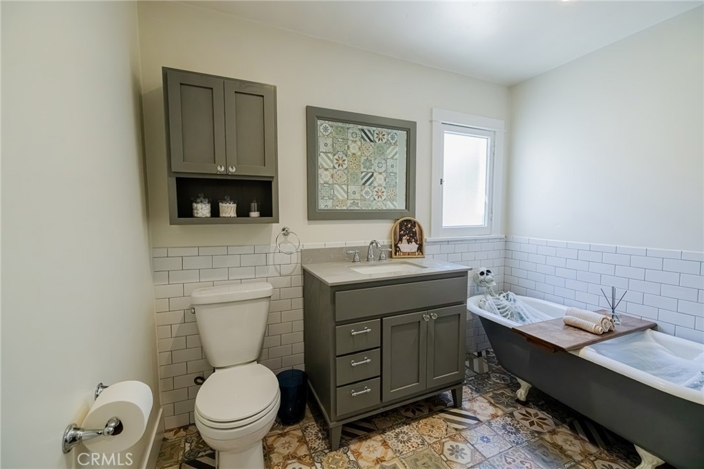 Bath 2 - 630 W Wilshire, Fullerton CA 92832 - photo 13