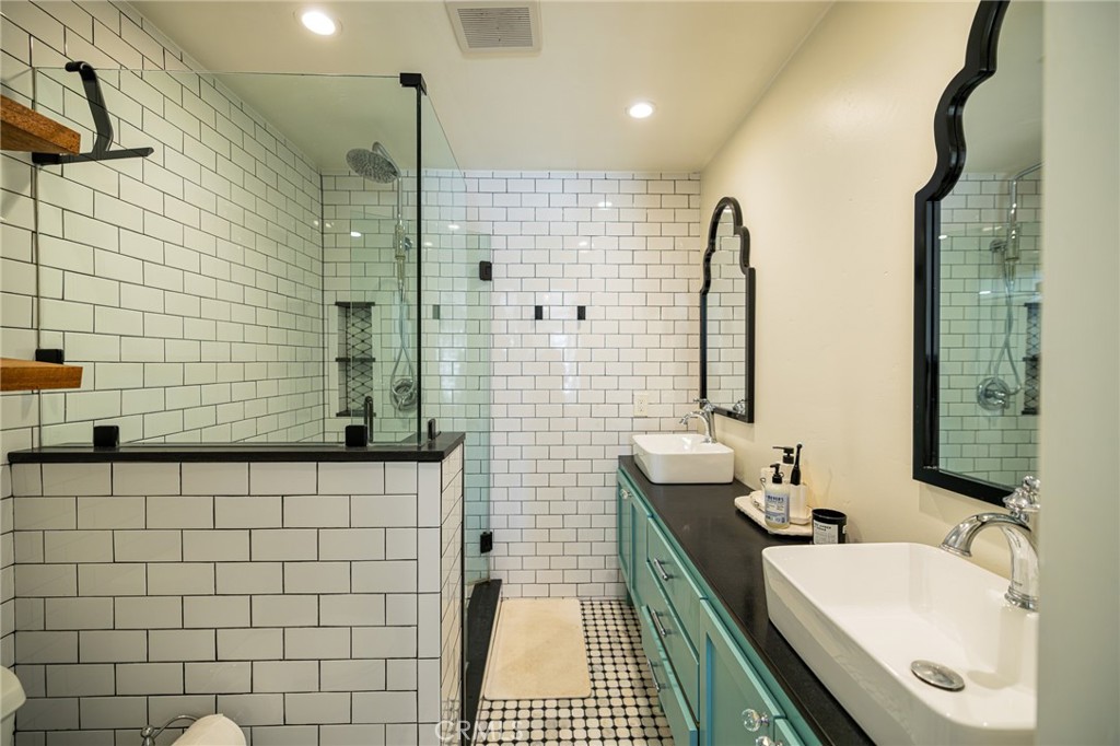Bath 1 - 630 W Wilshire, Fullerton CA 92832 - photo 18